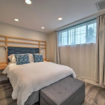 Sleek Modern Home With Patio, 8 Mi To Dtwn Seattle!
